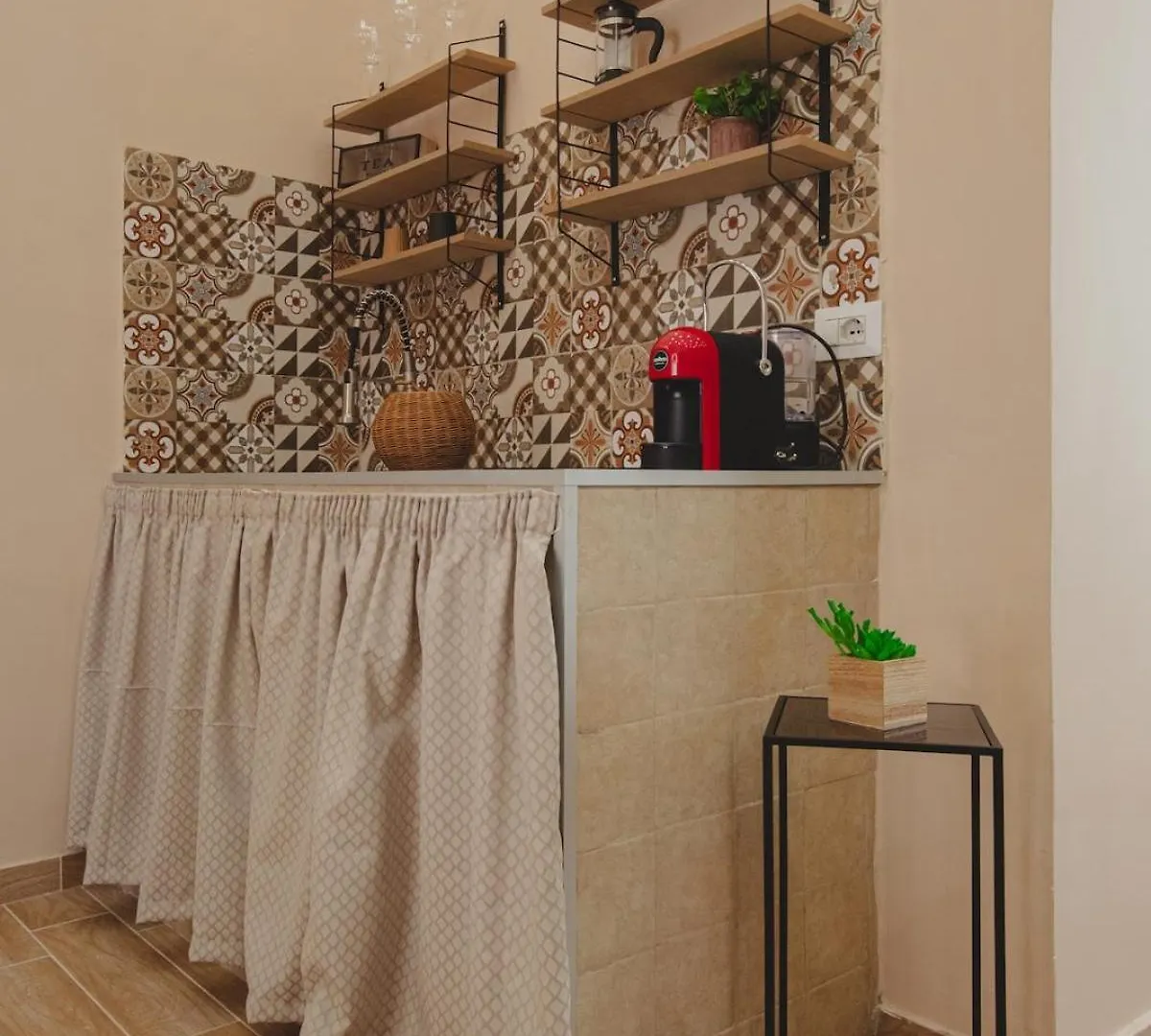 Marie Home Experience 2 Classic Naples